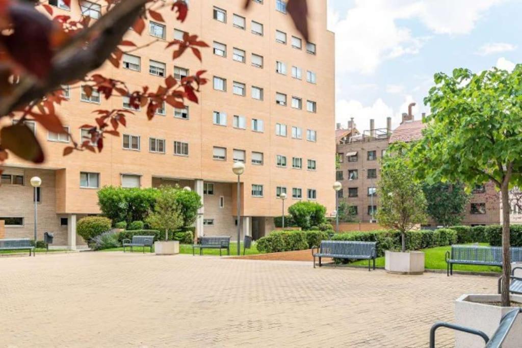 Impresionante Apartamento De 4 Dormitorios 3 Banos Y 2 Plazas De Garaje مدريد المظهر الخارجي الصورة