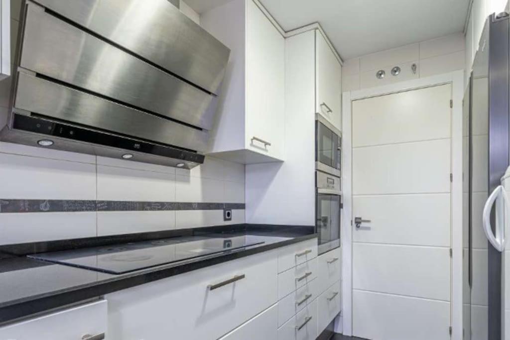 Impresionante Apartamento De 4 Dormitorios 3 Banos Y 2 Plazas De Garaje مدريد المظهر الخارجي الصورة