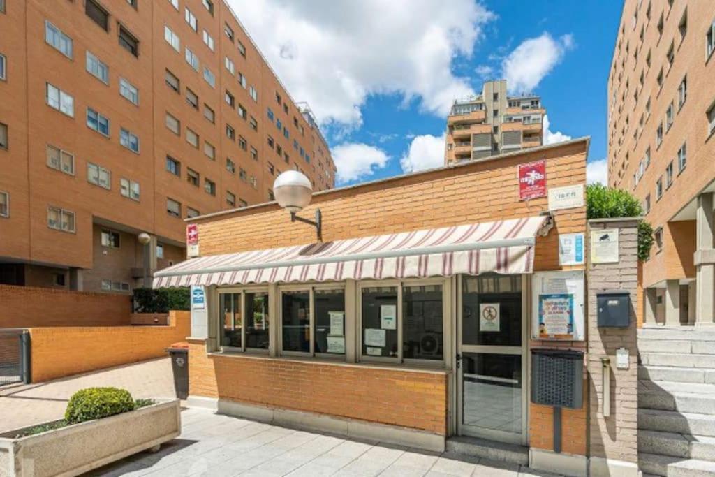 Impresionante Apartamento De 4 Dormitorios 3 Banos Y 2 Plazas De Garaje مدريد المظهر الخارجي الصورة