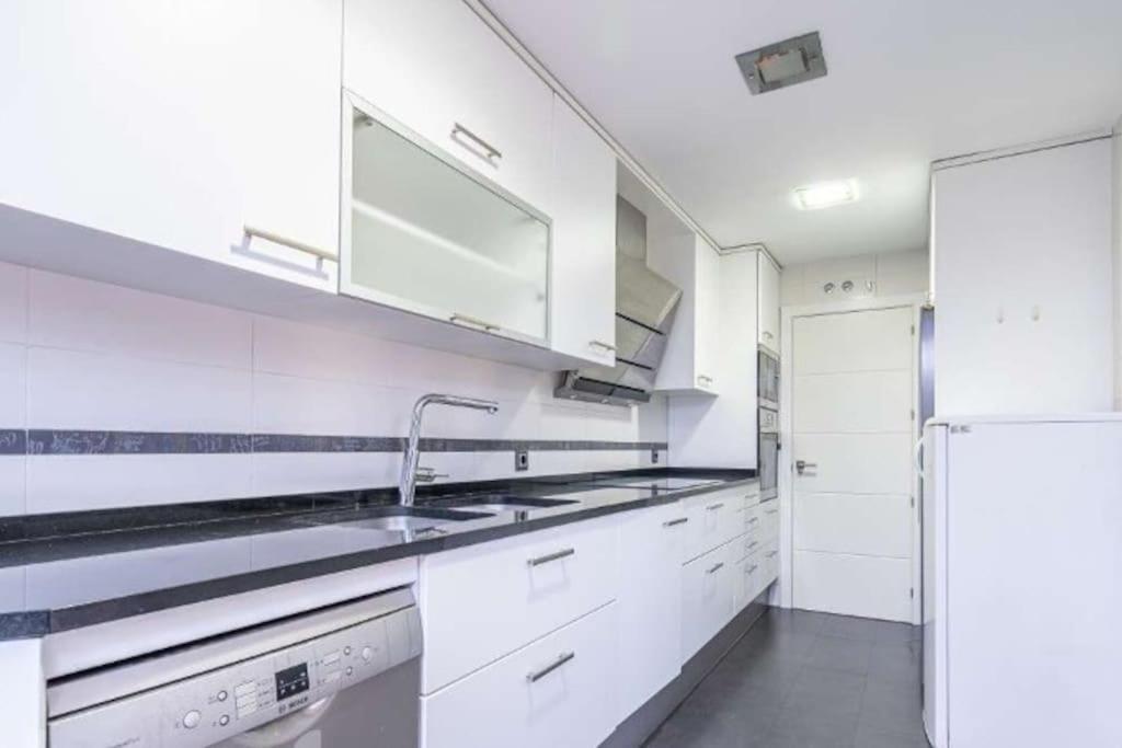 Impresionante Apartamento De 4 Dormitorios 3 Banos Y 2 Plazas De Garaje مدريد المظهر الخارجي الصورة