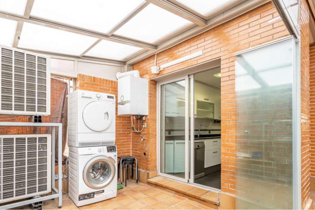 Impresionante Apartamento De 4 Dormitorios 3 Banos Y 2 Plazas De Garaje مدريد المظهر الخارجي الصورة