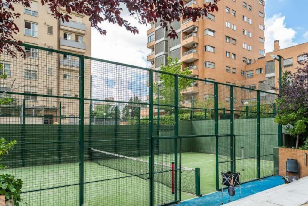 Impresionante Apartamento De 4 Dormitorios 3 Banos Y 2 Plazas De Garaje مدريد المظهر الخارجي الصورة