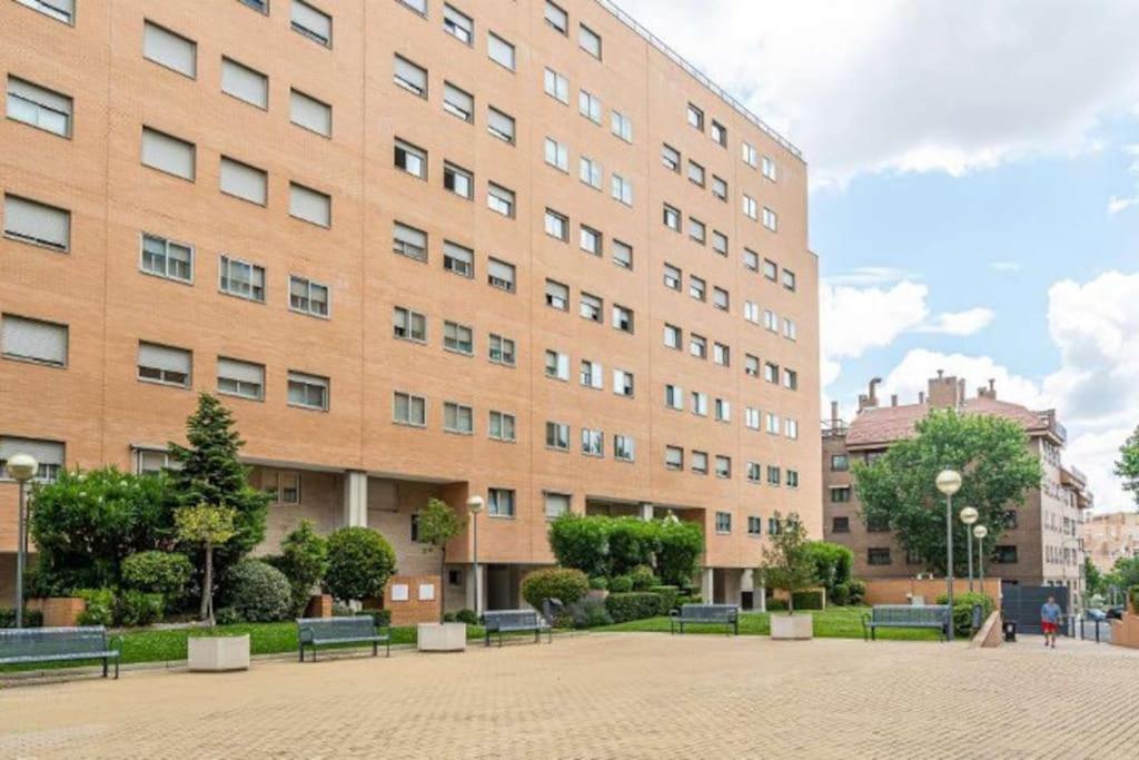 Impresionante Apartamento De 4 Dormitorios 3 Banos Y 2 Plazas De Garaje مدريد المظهر الخارجي الصورة